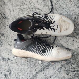 Under Armour men's yard low metal cleats
